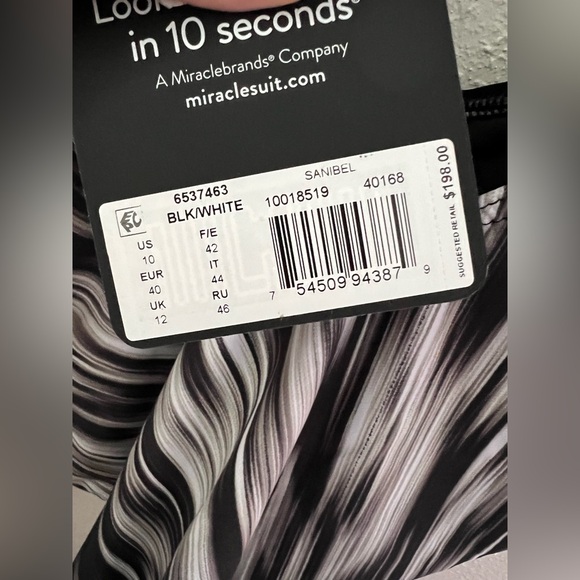 Miraclesuit Warp Speed Sanibel One-Piece
Swimsuit Size 10 New - Picture 11 of 12